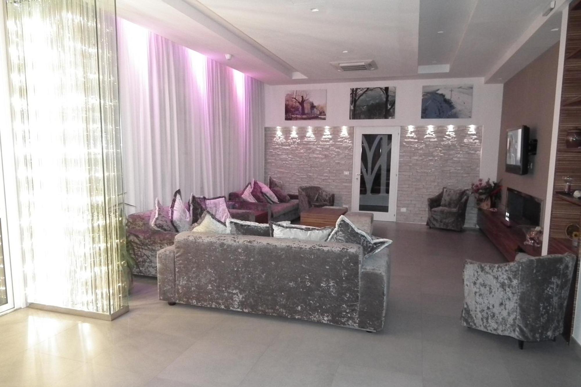 Hotel Montepizzo Lizzano In Belvedere Zewnętrze zdjęcie