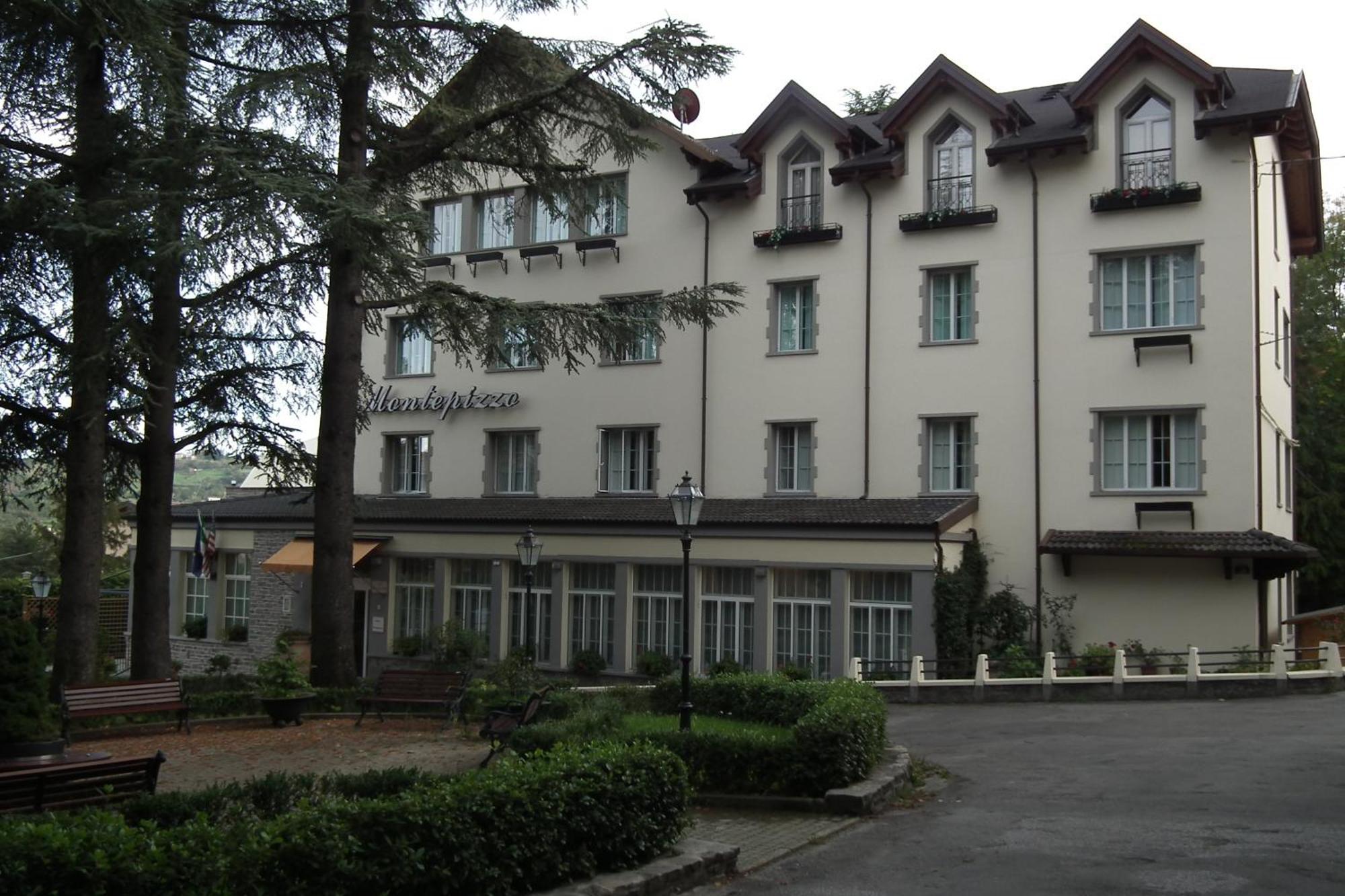 Hotel Montepizzo Lizzano In Belvedere Zewnętrze zdjęcie